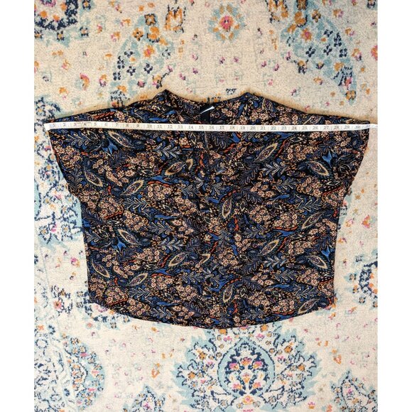 Buckle Daytrip Leafy Printed Woven Boxy V-neck Textured Top - M - Picture 6 of 8